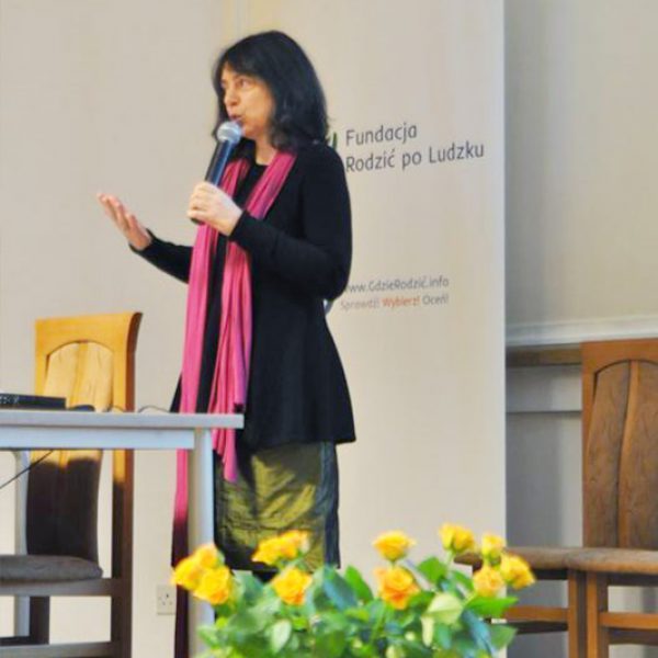 2013 rok konferencja „Być położną dziś i jutro!– jak sprostać wymaganiom współczesności”- o wspieraniu młodych matek mówiła Justyna Dąbrowska.